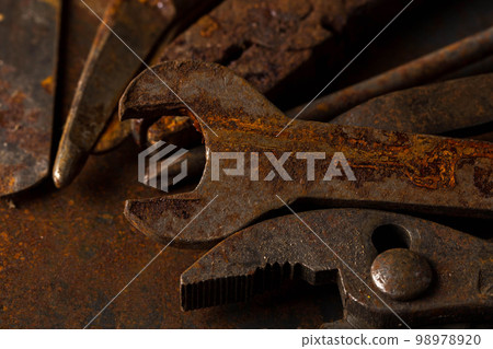 Old rusty tools Old rusty tools 98978920