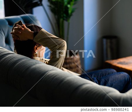 返回 後背 背影 98980241