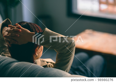 返回 後背 背影 98980276