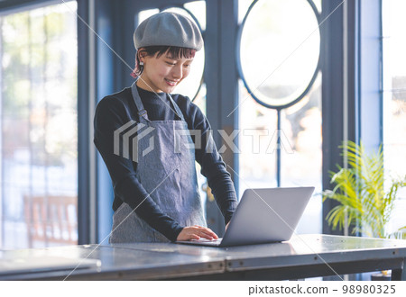 female, lady, woman 98980325