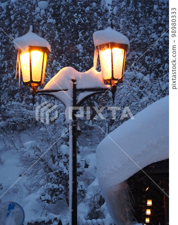 Gas light of Ginzan hot spring 98980333