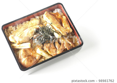 A bird's-eye view of hot charcoal-grilled yakitori with plenty of sauce on a white background A bird's-eye view of hot charcoal-grilled yakitori with plenty of sauce on a white background 98981762