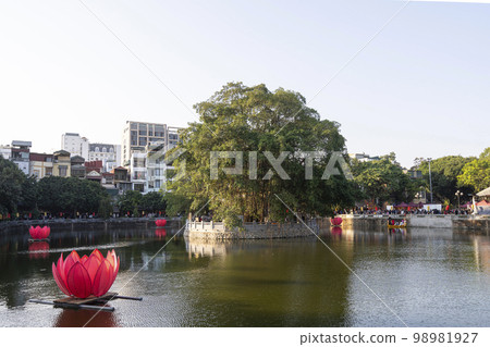 Ho Giam lake in Hanoi, Vietnam Ho Giam lake in Hanoi, Vietnam 98981927