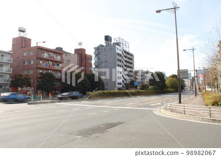 Kanagawa Shinmachi station intersection road 98982067