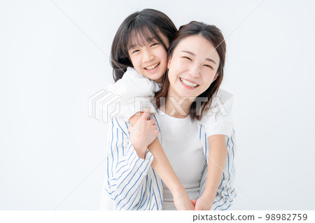 Good friend parents 98982759