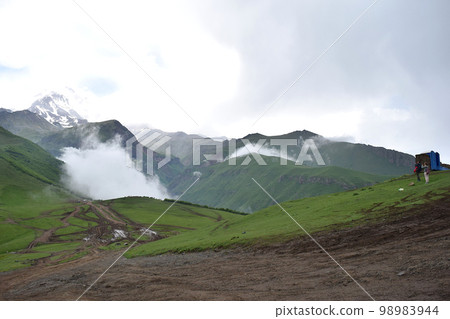 From Kazbeki uphill 98983944