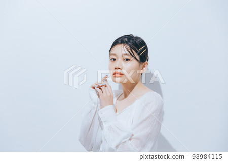 年輕女子的自然美照片 年輕女子的自然美照片 98984115