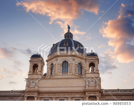 Natural History Museum over sunset sky 98985853