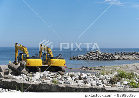 Coastal construction 98986356