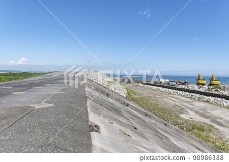 Coastal construction 98986388