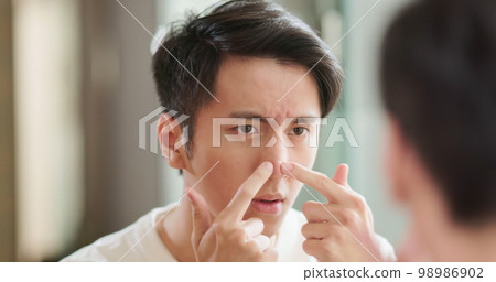 man worry his skin 98986902
