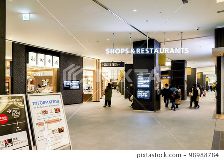 Haneda Airport Garden 2F shop & restaurant entrance 98988784