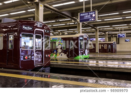 Hankyu Corporation Osaka-Umeda Station platform Hankyu Corporation Osaka-Umeda Station platform 98989970
