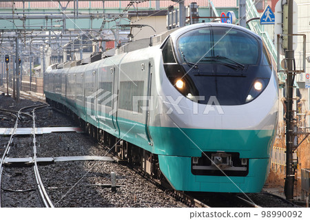 Joban Line Limited Express Hitachi (E657 Series Fresh Hitachi Color: Green) Joban Line Limited Express Hitachi (E657 Series Fresh Hitachi Color: Green) 98990092