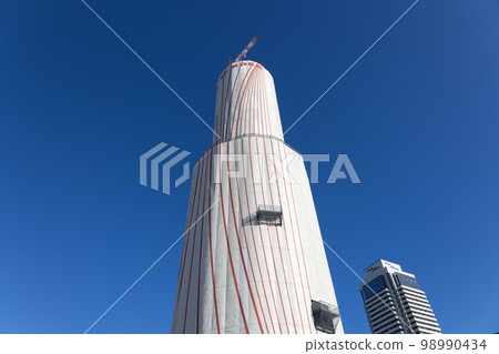 Kobe Port Tower under renovation work January 3, 2023 Kobe Port Tower under renovation work January 3, 2023 98990434