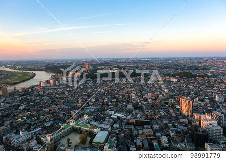 千葉縣市川市從I Link Town展望台眺望的夜景 千葉縣市川市從I Link Town展望台眺望的夜景 98991779