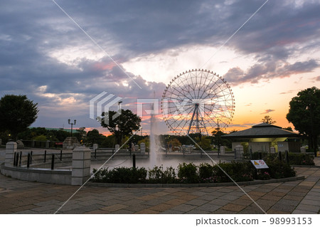 Edogawa-ku, Tokyo Kasai Rinkai Park at dusk Fountain square in front of the station Edogawa-ku, Tokyo Kasai Rinkai Park at dusk Fountain square in front of the station 98993153