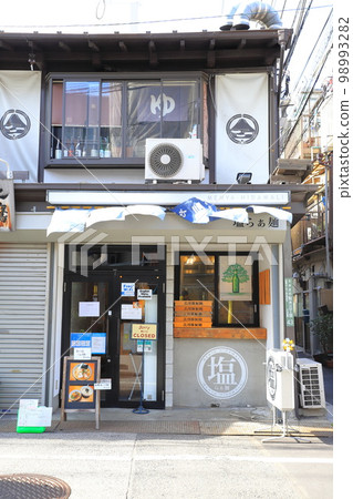 “Yuyake Dandan”和“Yanaka Ginza”周圍的風景 “Yuyake Dandan”和“Yanaka Ginza”周圍的風景 98993282