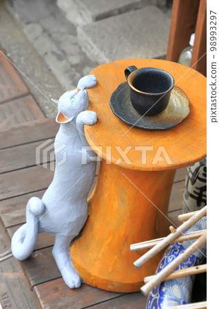 Scenery around "Yuyake Dandan" and "Yanaka Ginza" 98993297