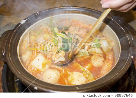 kimchi hot pot  98997646