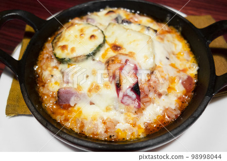 paella. Seafood teppanyaki. 98998044