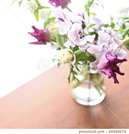 開滿春花 98998079