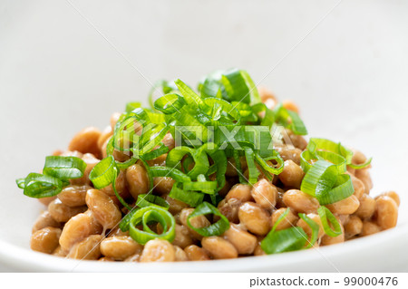 納豆。 （最少量的穀物納豆，蔥澆頭。） 99000476