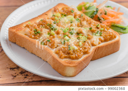 Natto toast 99002368