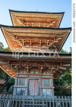 Yoshimi Kannon, Anrakuji Temple, Three-storied Pagoda, Yoshimi Town, Saitama Prefecture Yoshimi Kannon, Anrakuji Temple, Three-storied Pagoda, Yoshimi Town, Saitama Prefecture 99002374