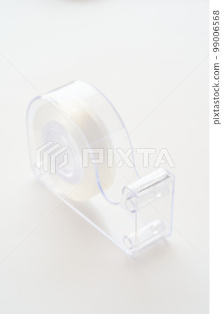 放置在白色背景上的玻璃紙膠帶 99006568