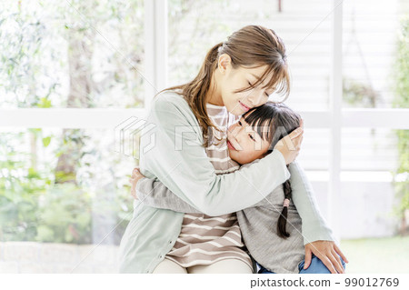 Parent and child, mother and child, family, family, woman, mother, child 99012769