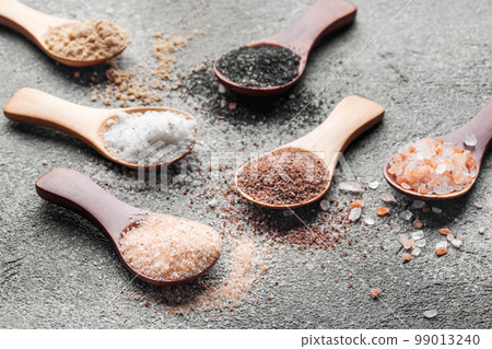 Spoons with assorted speciality salt 99013240