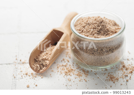 Hickory smoked sea salt. Hickory smoked sea salt. 99013243