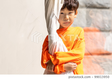 情感陽光孤獨兒童春天 情感陽光孤獨兒童春天 99013950