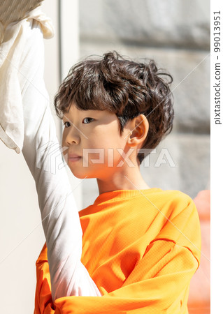 情感陽光孤獨兒童春天 情感陽光孤獨兒童春天 99013951