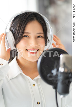 年輕女性肖像(聲樂、旁白) 年輕女性肖像(聲樂、旁白) 99014264