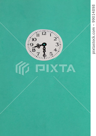 Clock face with arrows at 20 Clock face with arrows at 20 99014898