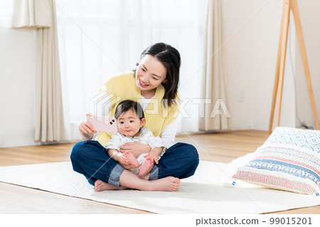 baby and young mom baby and young mom 99015201