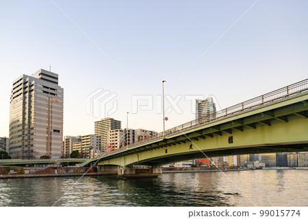 東京水部線的夜景 東京水部線的夜景 99015774