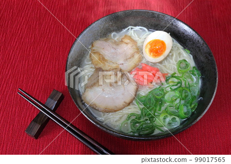 Pork bone ramen (Nagahama ramen) 99017565
