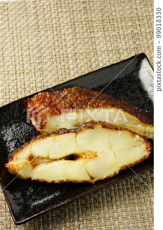 Boiled salmon 99018330