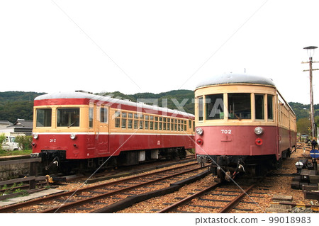 停運的同和礦業片上鐵道，動態保存列車的吉原站 99018983