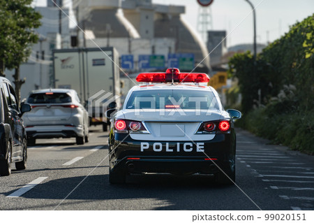 Police car driving image 99020151