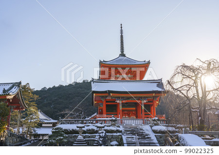 Kyoto's Kiyomizu-dera Temple with beautiful snowfall West gate and three-storied pagoda 99022325
