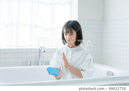 清洗浴的女孩 99022738
