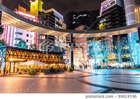 《東京》池袋西口公園的城市夜景・照明 99024596