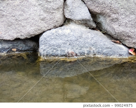 水路和石牆 水路和石牆 99024975