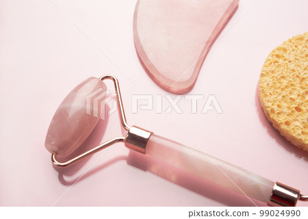 Close-up face and body skin care accessories Close-up face and body skin care accessories 99024990