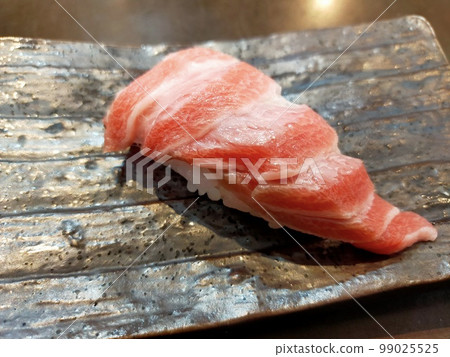 Medium-thick and consistent 99025525