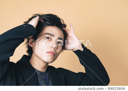 設置他們的頭髮頭髮護理的人 99025604